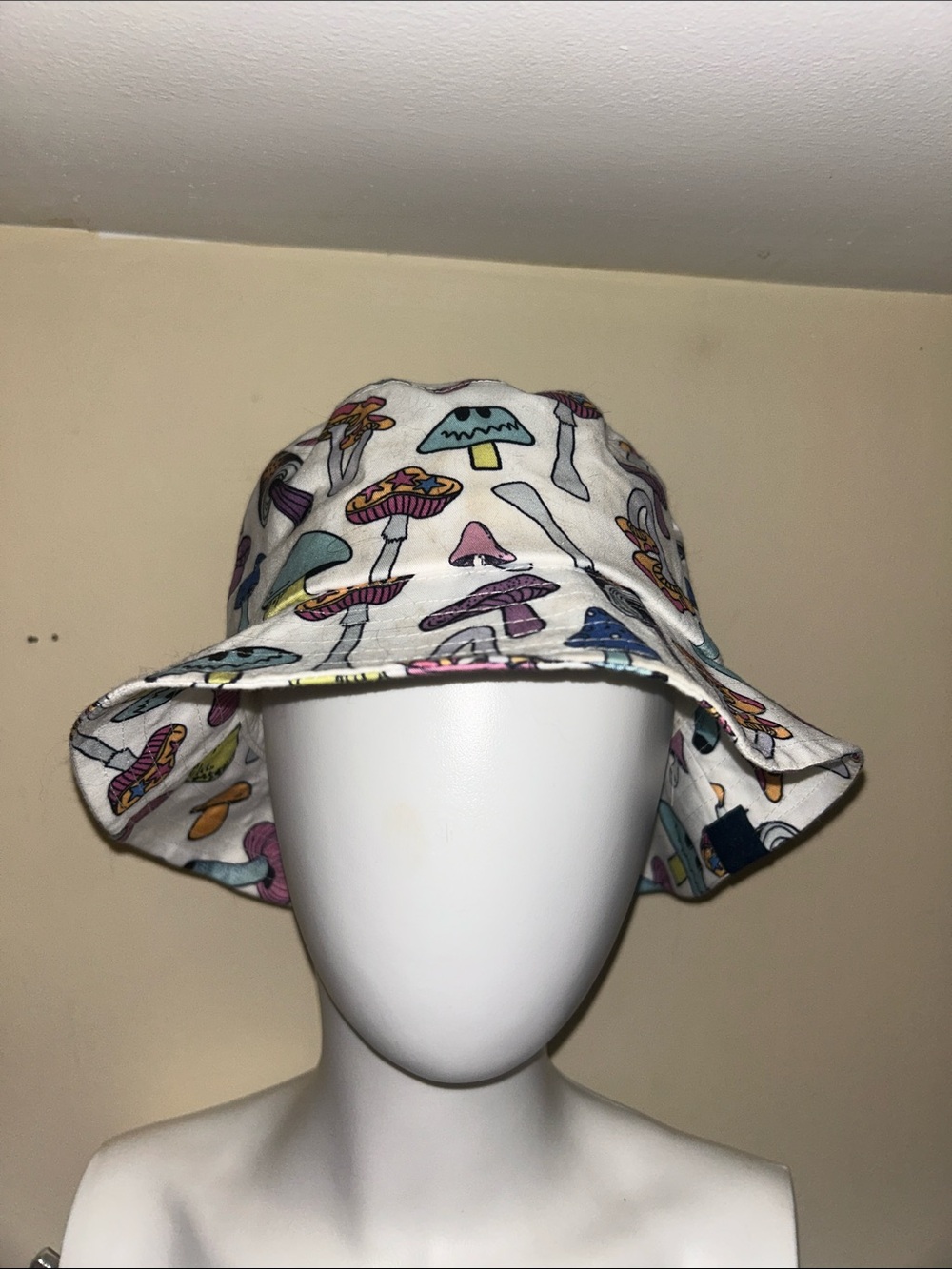 White Mushroom Print Bucket Hat - Casual Sun Hat
